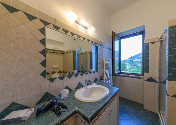 La Rosa - Luxury לינה וארוחת בוקר 4*