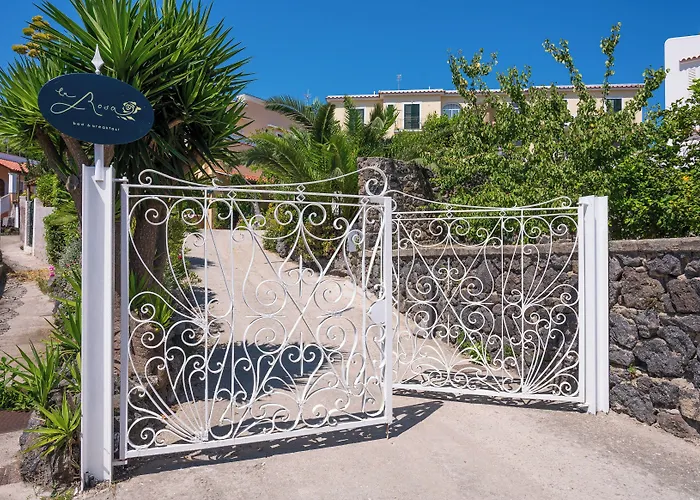 La Rosa - Luxury איסקיה