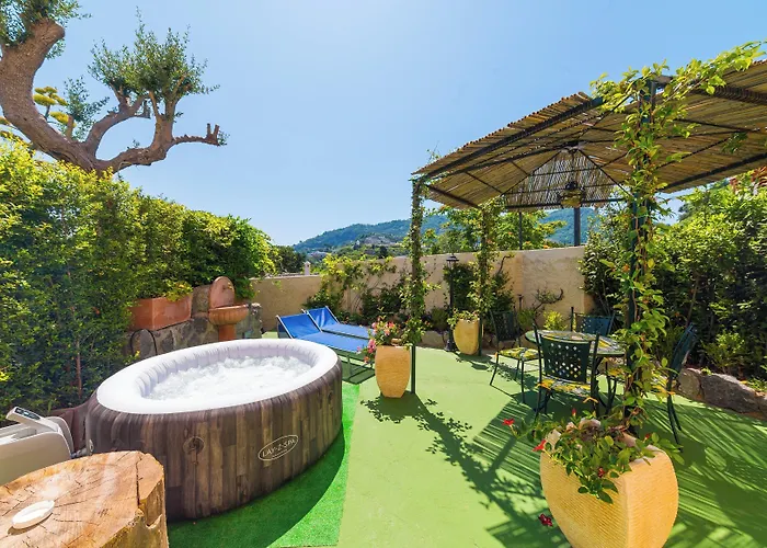 La Rosa - Luxury לינה וארוחת בוקר 4*