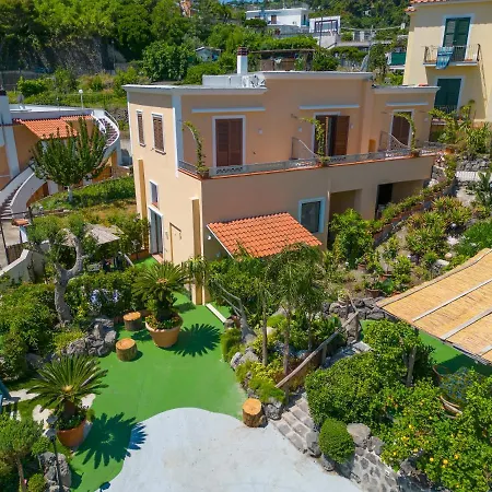 La Rosa - Luxury Bed and Breakfast 4*